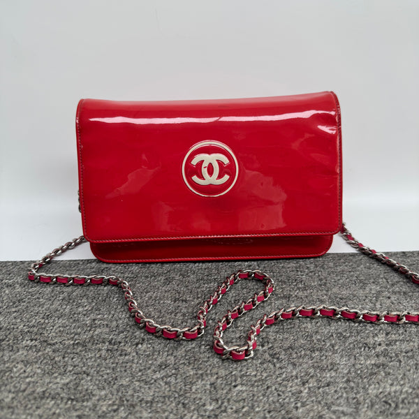 Pre-owned Chanel Red Patent WOC Crossbody