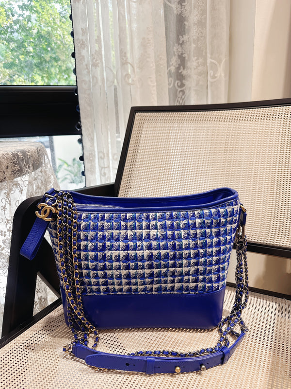 Pre-owned Chanel Gabrielle Hobo Quilted Tweet Medium