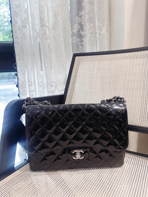Pre-owned Chanel Classic Flap Bag Quilted Patent Jumbo