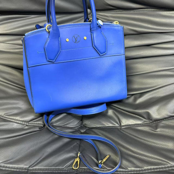 Pre-owned Louis Vuitton City Steamer Blue Calfskin Crossbody
