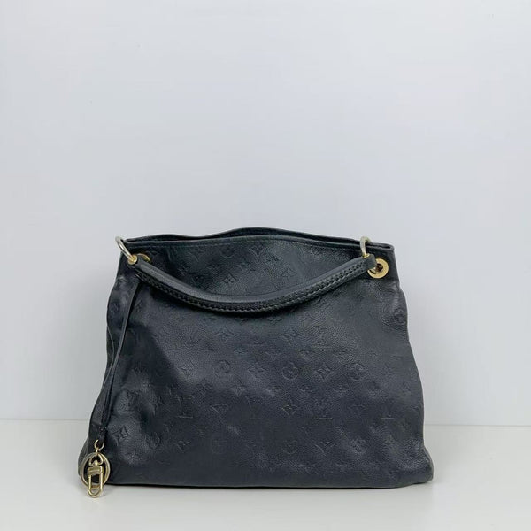 Pre-owned Louis Vuitton Arsty Black Embossed Underarm