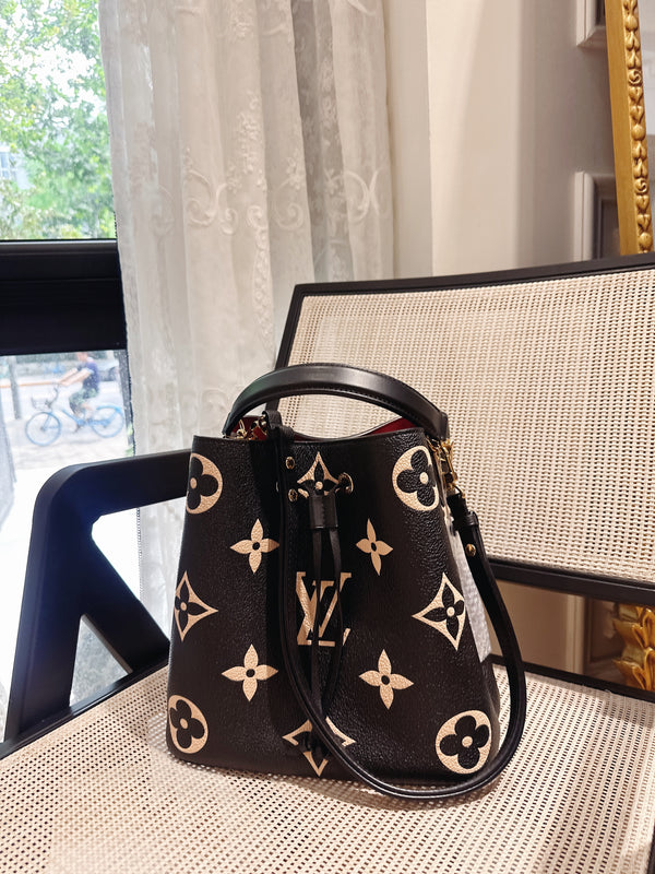 Pre-owned Louis Vuitton NeoNoe Handbag Monogram Canvas MM