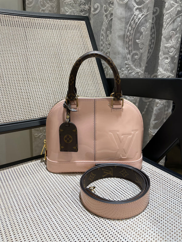 Pre-owned Louis Vuitton Alma Pink Patent Cherrywood Crossbody