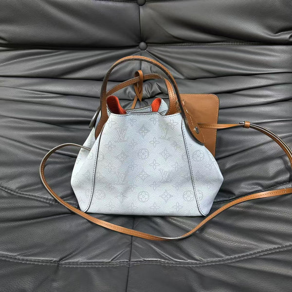 Pre-owned Louis Vuitton Hina Perforate Calfskin Handbag/Crossbody