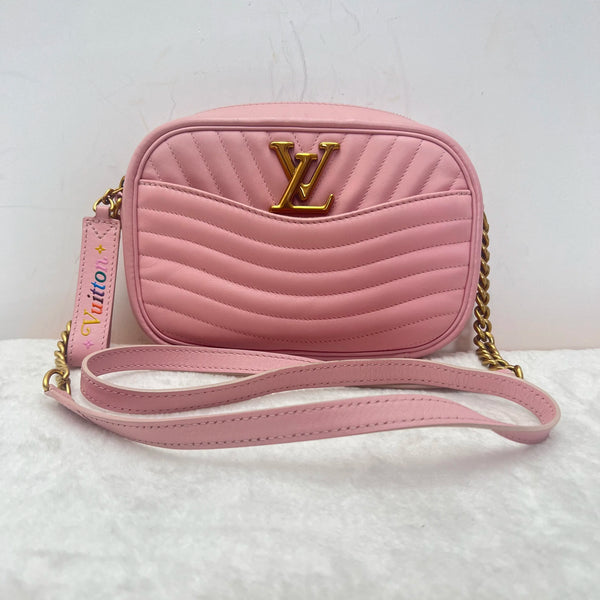 Pre-owned Louis Vuitton New Wave Camera Bag Quilted Leather